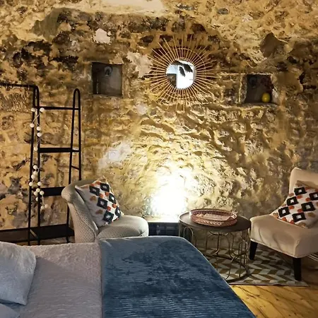 De Charme 30m2 Homestay Dions